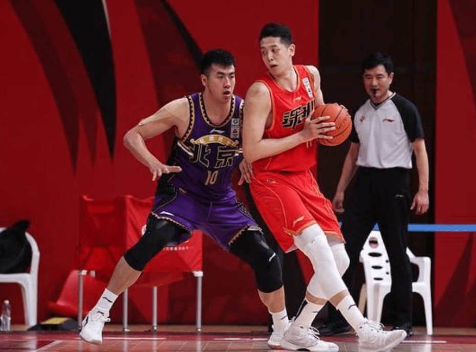 包含岭南战狼队对阵姑苏朱雀队,篮球大师赛险胜,内线统治篮板——关键战拿下信心的词条 包含岭南战狼队对阵姑苏朱雀队,篮球大师赛险胜,内线统治篮板——关键战拿下信心的词条