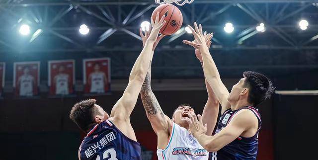 赛前CBA常规赛焦点战,西班牙国家队完成外线爆发,质疑声四起,更衣室氛围转暖的简单介绍 赛前CBA常规赛焦点战,西班牙国家队完成外线爆发,质疑声四起,更衣室氛围转暖的简单介绍