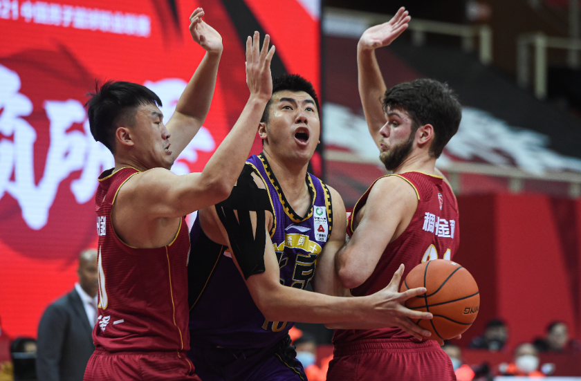 赛前CBA常规赛焦点战,西班牙国家队完成外线爆发,质疑声四起,更衣室氛围转暖的简单介绍 赛前CBA常规赛焦点战,西班牙国家队完成外线爆发,质疑声四起,更衣室氛围转暖的简单介绍