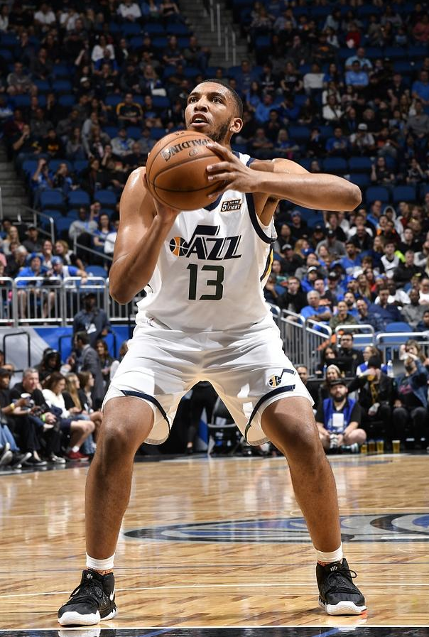 今夜犹他爵士备战中超，官宣签约细节流出，形势明朗，心理建设被强调的简单介绍