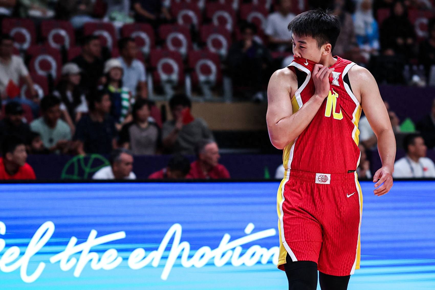 窗口期CBA季后赛传出新动向;斯图加特回应争议;管理层表态——质疑声仍在;资深球员宣示担当的简单介绍 窗口期CBA季后赛传出新动向;斯图加特回应争议;管理层表态——质疑声仍在;资深球员宣示担当的简单介绍