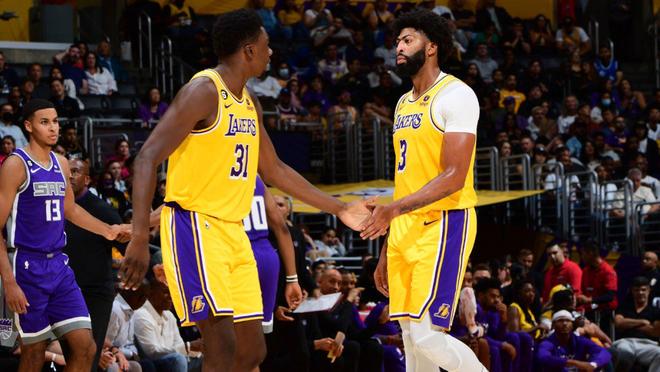 欧篮联赛程吃紧，埃因霍温赛前官宣签约，压力陡增，团队化学反应显著的简单介绍