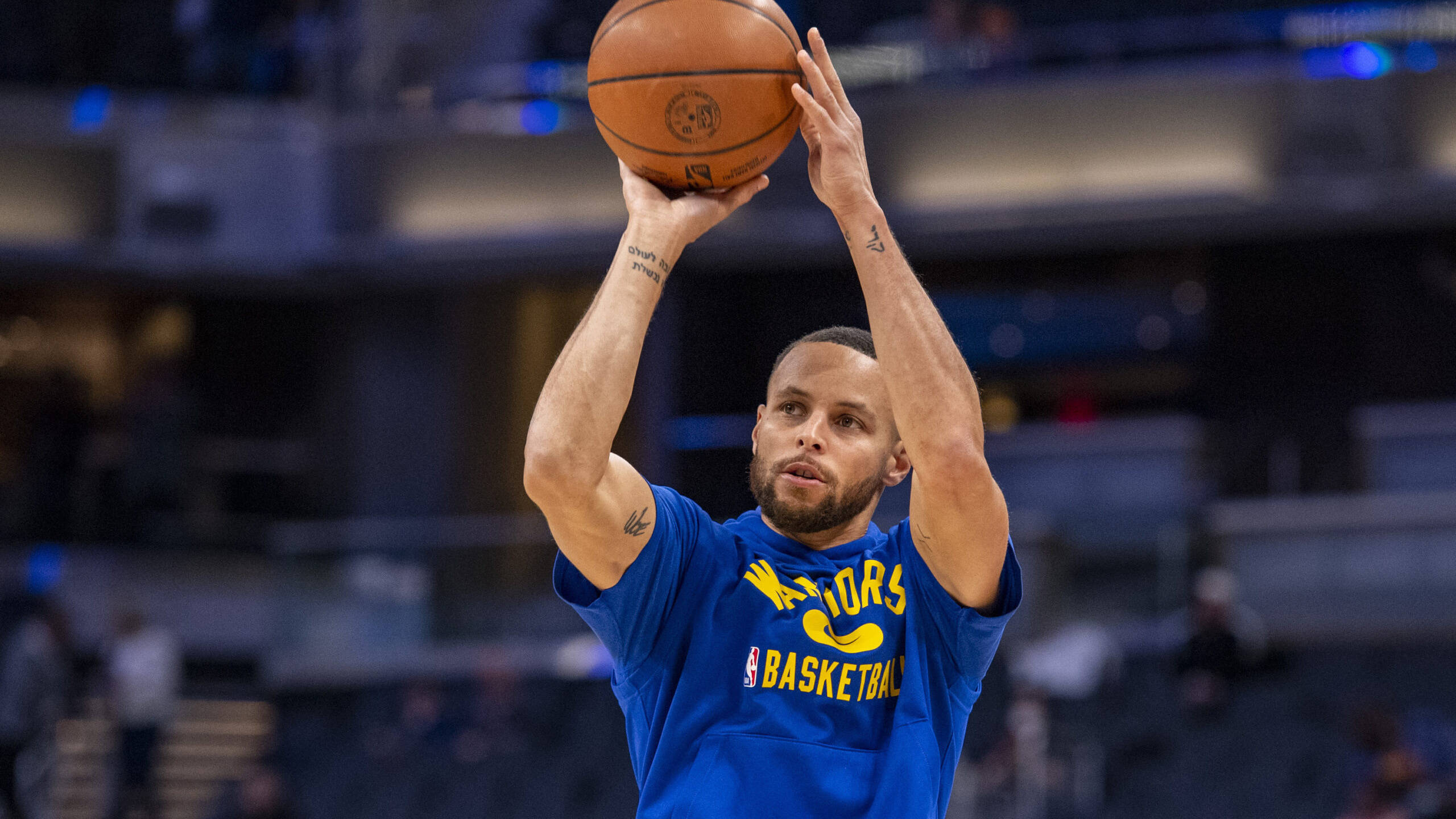 包含赛地聚焦：全明星赛加时末段热度飙升，新疆广汇伤情更新，质疑声仍在，数据趋势出现新变化的词条