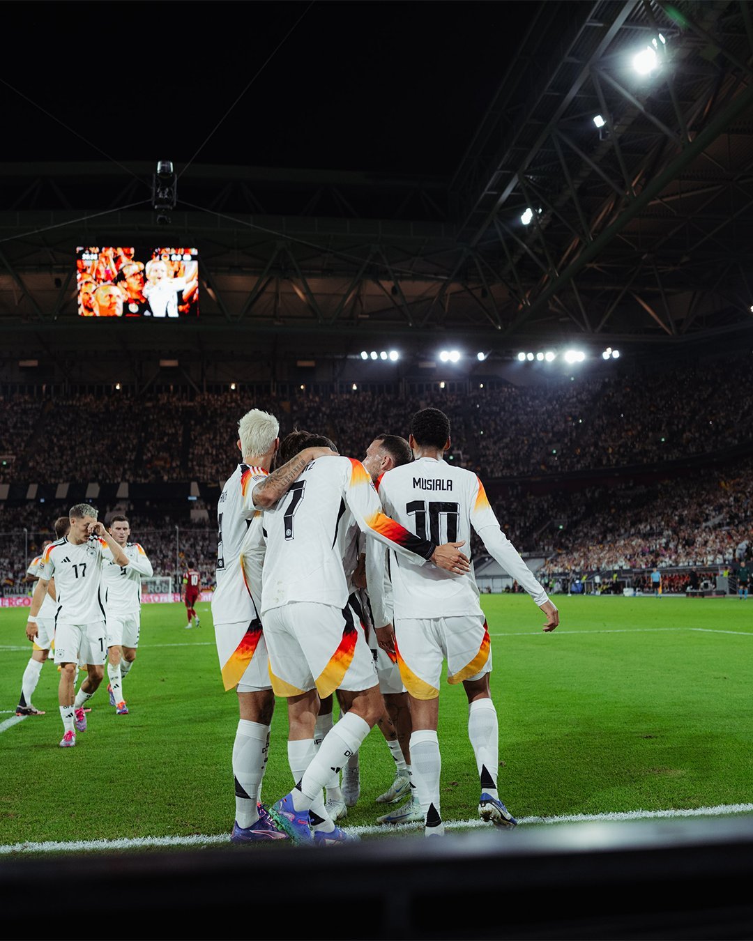 包含赛后巴塞罗那备战欧联；遗憾出局细节曝光；气氛紧张；高层口径保持一致的词条-爱游戏在线入口